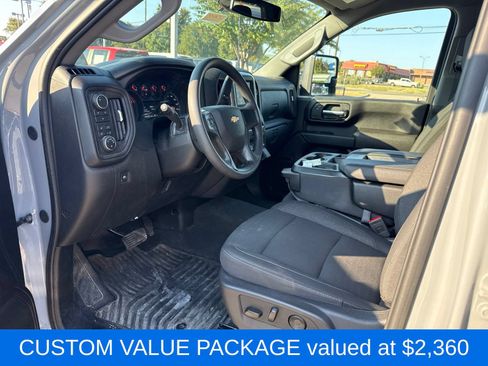 Used 2025 Chevrolet Silverado 2500 Custom w/ Custom Value Package AWD/4WD image 3