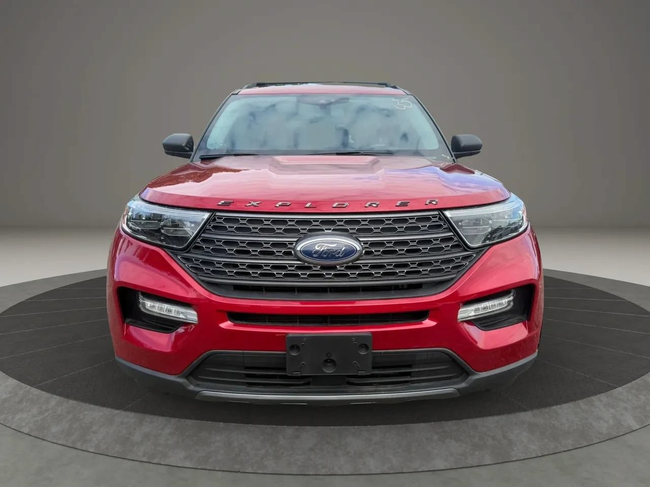 Used 2021 Ford Explorer XLT w/ Equipment Group 202A AWD/4WD image 2