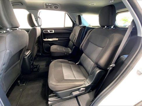 Used 2022 Ford Explorer XLT image 19