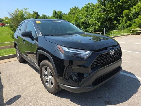 Used 2023 Toyota RAV4 LE AWD/4WD image 7