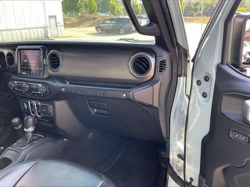 Used 2023 Jeep Wrangler Unlimited w/ Sun & Screen Package AWD/4WD image 13