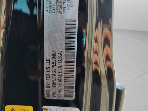 Certified 2023 Jeep Gladiator Sport image 38