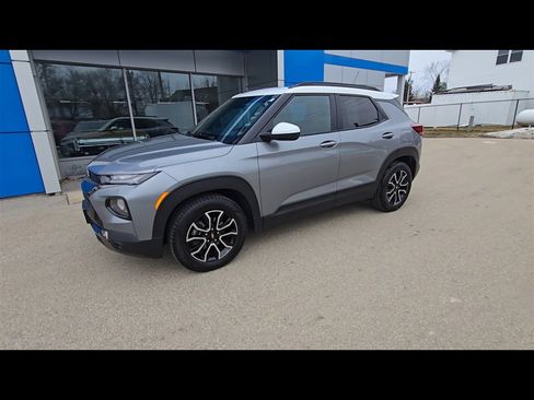 Used 2023 Chevrolet TrailBlazer ACTIV w/ Sun and Liftgate Package image 4