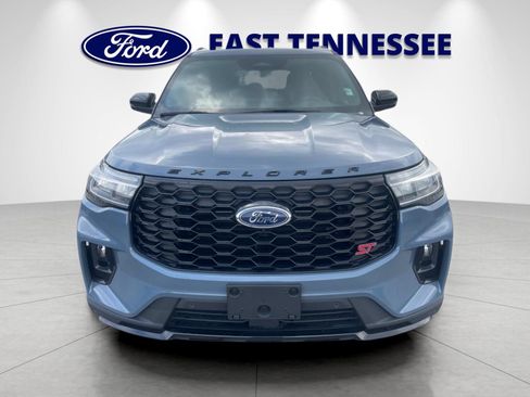 Used 2025 Ford Explorer ST RWD image 9