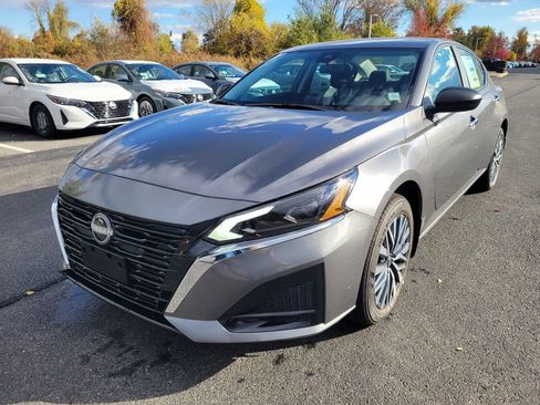 New 2025 Nissan Altima 2.5 SV image 10