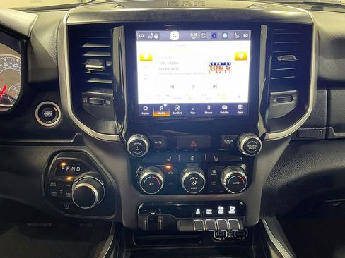 Used 2022 RAM 1500 Big Horn AWD/4WD image 36