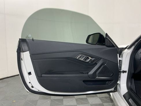 Certified 2023 BMW Z4 sDrive30i w/ Convenience Package image 20