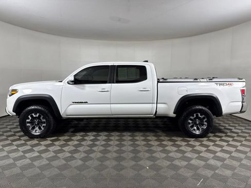 Used 2023 Toyota Tacoma TRD Off-Road w/ Black Out Package (TMS) AWD/4WD image 7
