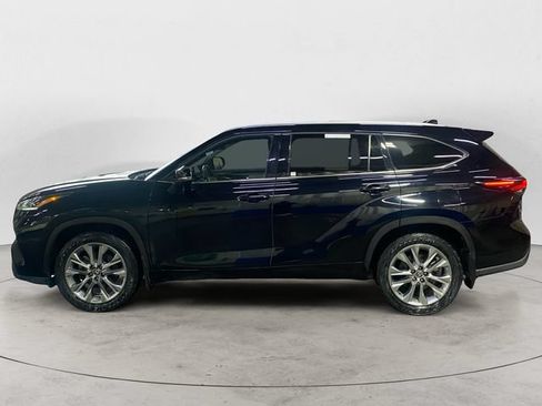 Used 2024 Toyota Highlander Limited AWD/4WD image 8