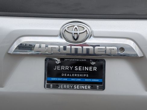 Used 2013 Toyota 4Runner SR5 w/ Convenience Pkg AWD/4WD image 13
