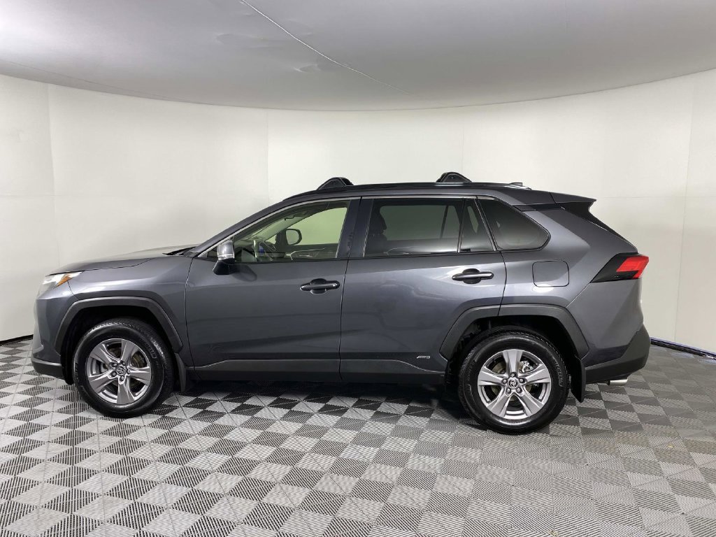 Used 2024 Toyota RAV4 XLE AWD/4WD image 5