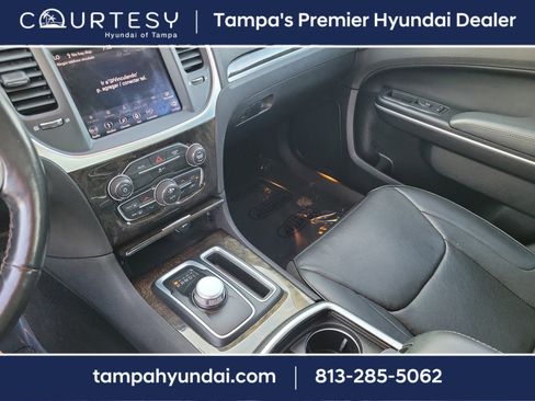 Used 2019 Chrysler 300 Limited image 31