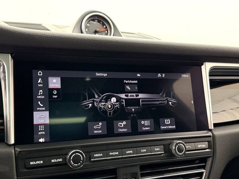 Certified 2021 Porsche Macan AWD/4WD image 42