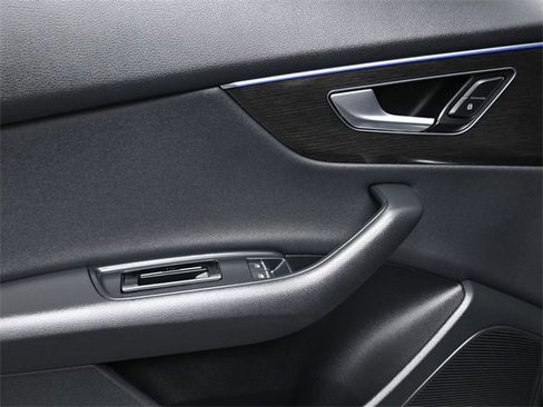 Used 2019 Audi Q8 Prestige image 14