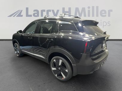 New 2026 Nissan Kicks SR w/ Cold Weather Package