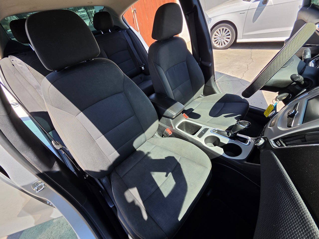 Used 2018 Chevrolet Cruze LS FWD image 34