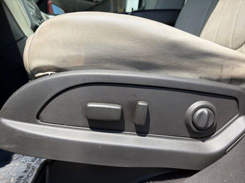Used 2012 Chevrolet Traverse LTZ AWD/4WD image 14