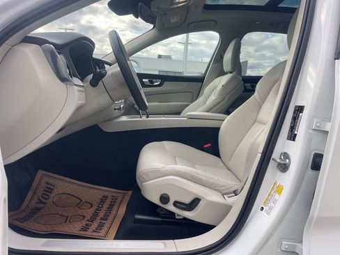 Certified 2023 Volvo XC60 B5 Plus w/ Climate Package image 22