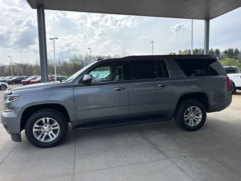 Used 2019 Chevrolet Suburban LT AWD/4WD image 4