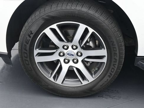 Used 2023 Ford Expedition XLT AWD/4WD image 12