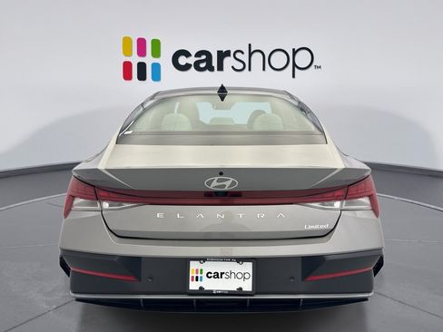 Used 2024 Hyundai Elantra Limited FWD image 4