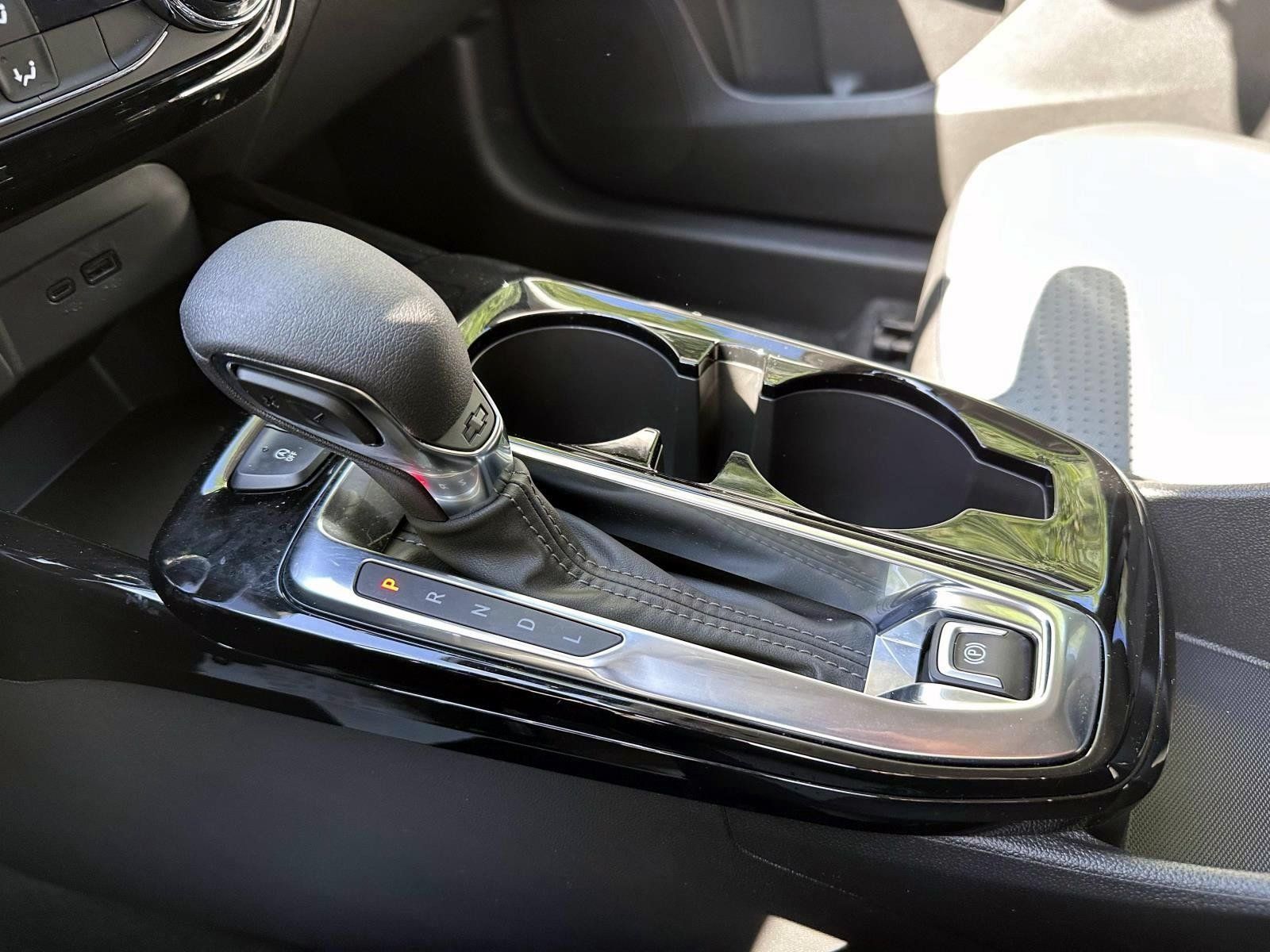 Used 2024 Chevrolet Trax LT FWD image 26