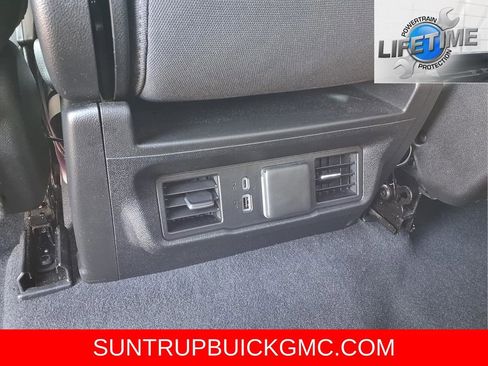 Used 2023 GMC Sierra 1500 SLE image 28