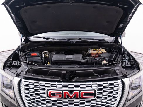 Used 2022 GMC Yukon Denali w/ Denali Premium Package image 32