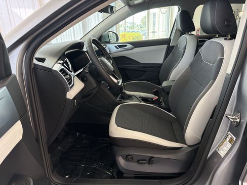 New 2026 Volkswagen Taos SE FWD image 5