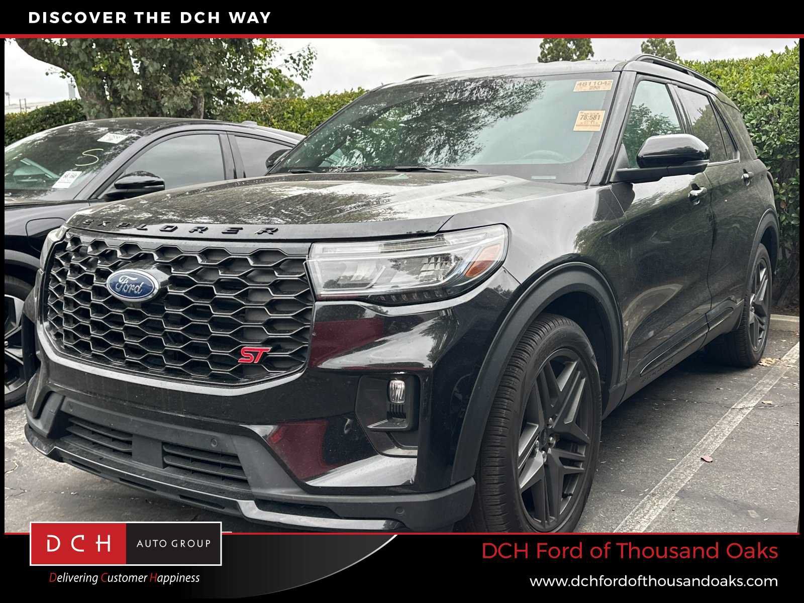 Used 2025 Ford Explorer ST RWD image 1