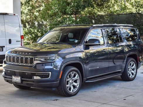 Used 2022 Jeep Wagoneer Series I w/ Convenience Group I AWD/4WD image 3
