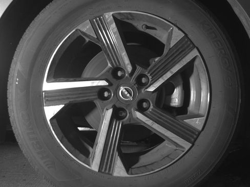 Used 2025 Nissan Sentra SV image 13