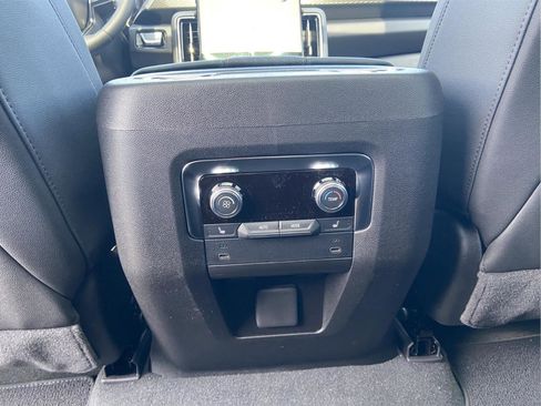 Used 2026 GMC Yukon AT4 AWD/4WD image 13