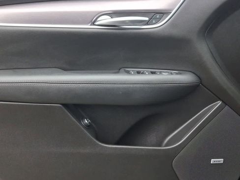 Used 2020 Cadillac XT5 Luxury image 16