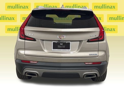 Used 2023 Cadillac XT4 Premium Luxury FWD image 17