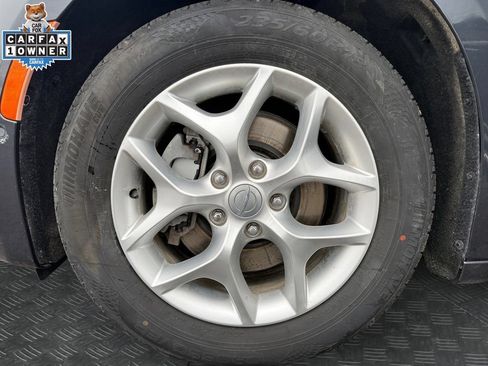 Used 2020 Chrysler Pacifica Touring-L Plus w/ Tire & Wheel Group FWD image 20