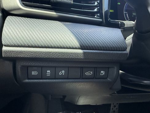 Certified 2025 Toyota Camry SE FWD image 6