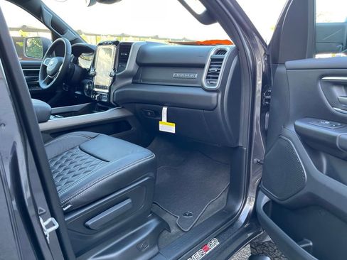 New 2022 RAM 1500 Big Horn image 24