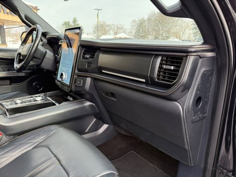 Used 2022 Ford Expedition Max Platinum image 12