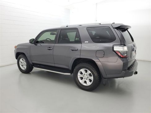 Used 2017 Toyota 4Runner SR5 Premium image 7