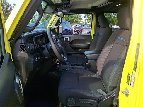 Used 2024 Jeep Wrangler Unlimited Rubicon 4xe AWD/4WD image 13