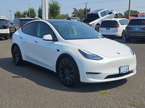 Used 2022 Tesla Model Y Performance AWD/4WD image 7