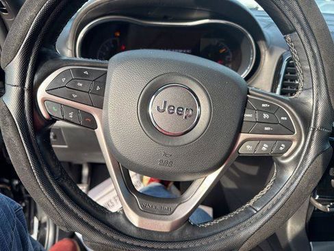 Used 2020 Jeep Grand Cherokee Overland image 19
