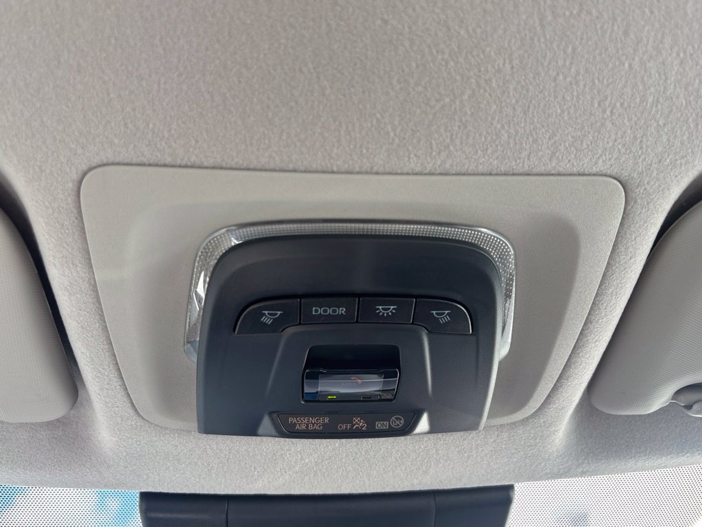 Used 2025 Toyota Corolla Cross L FWD image 16