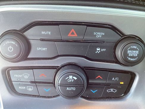 Used 2020 Dodge Challenger SXT w/ Blacktop Package image 25