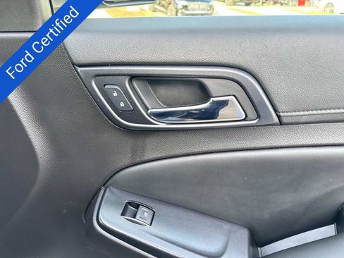 Used 2017 Chevrolet Suburban LT image 16