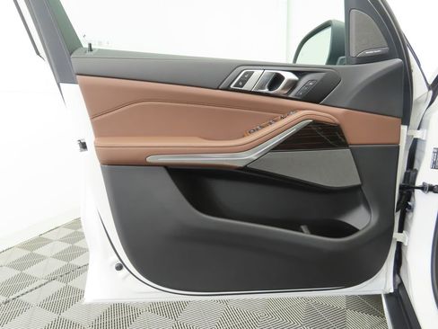 Used 2026 BMW X5 sDrive40i w/ Premium Package image 26