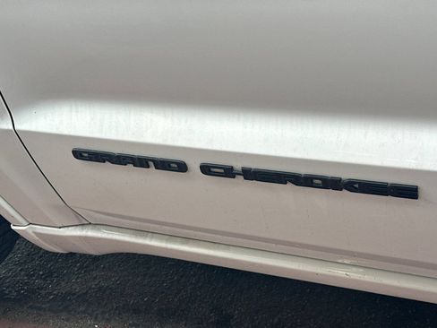 Used 2021 Jeep Grand Cherokee Laredo X RWD image 6