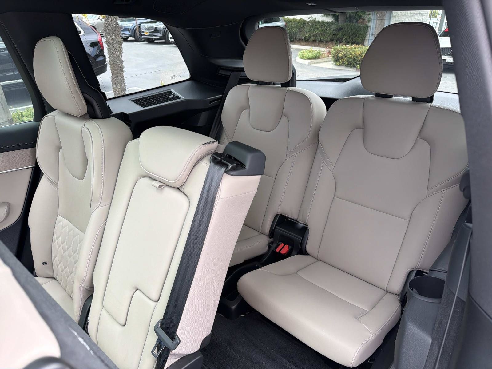 Used 2026 Volvo XC90 B6 Plus w/ Protection Package Premier AWD/4WD image 23
