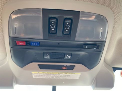 Used 2018 Subaru Impreza 2.0i Limited image 27